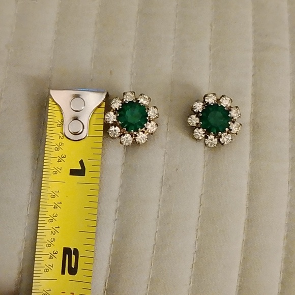 Elegant Green and Silver Stud Earrings - Picture 8 of 8